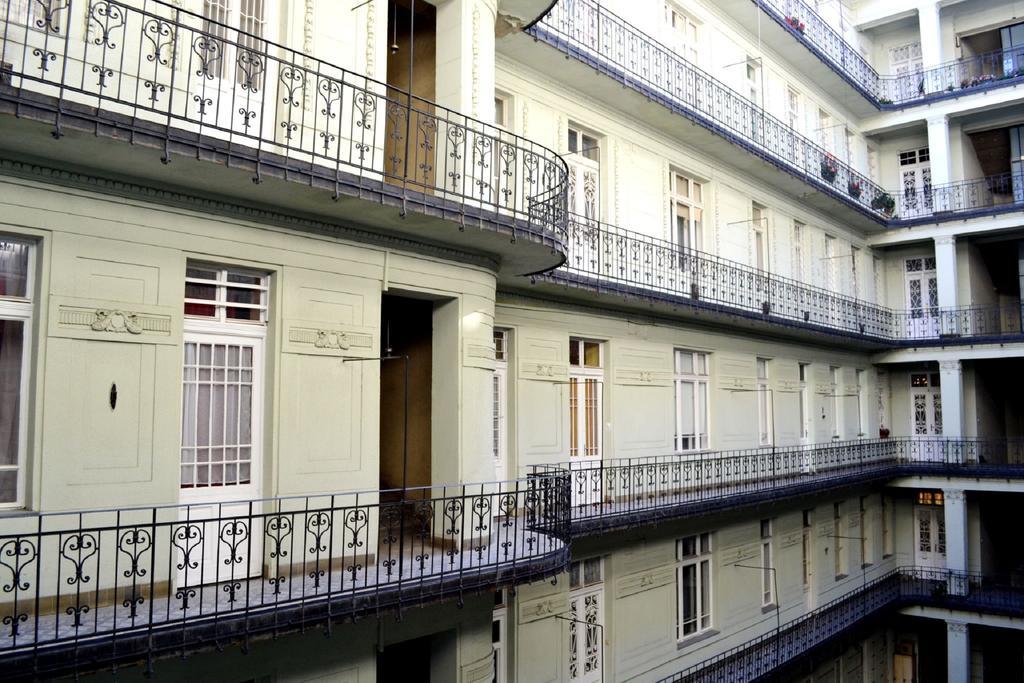 Casamia-Elegant Central Vaci St.Apt Budapest Exteriör bild
